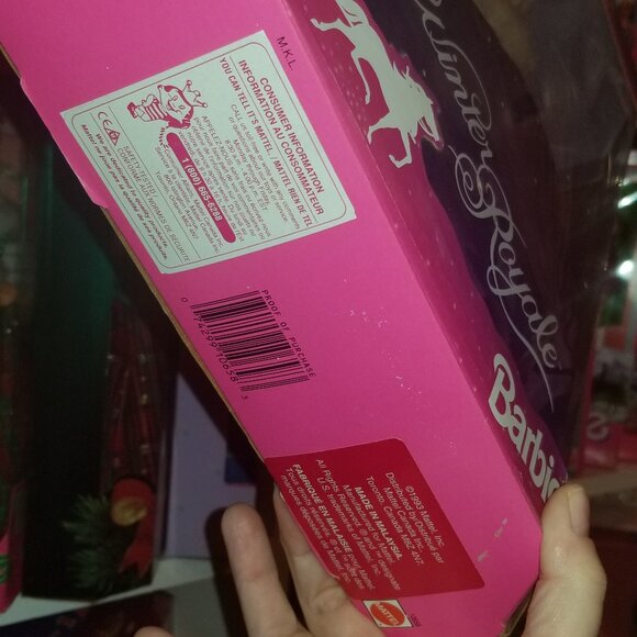 1993 Winter Royal Barbie NIB - Picture 6 of 9
